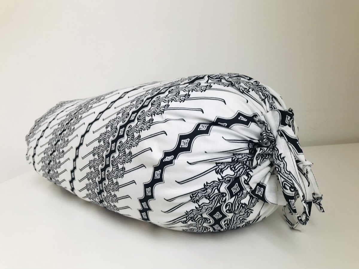 Gustiana® Guling - Rolkussen - Sluimerrol Kapok met wasbare sloop - 85 cm - Batik Mandra Tasikmalaya