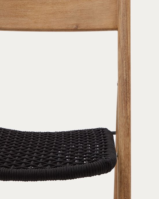 Kave Home - Vouwstoel Dandara massief acaciahout en stalen frame met zwart touw FSC 100%.