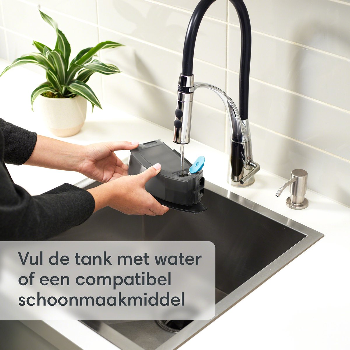Afbeelding 2 van iRobot Roomba Combo® i5 - Robotstofzuiger met Dweilfunctie - Met Laadstation - Ideaal voor Huisdieren - i5176