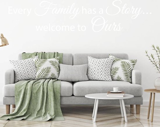 Muursticker Every Family Has A Story Welcome To Ours - Goud - 160 x 35 cm - woonkamer alle