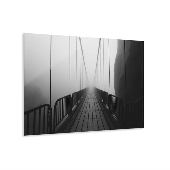 Indoorart - Glasschilderij hangbrug in de mist 60x40 CM - Afbeelding op plexiglas - Inclusief montagemateriaal