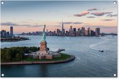 Tuinposters buiten New York - Vrijheidsbeeld - Skyline - 90x60 cm - Tuindoek - Buitenposter