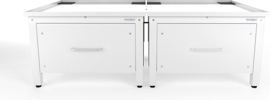 Twee witte ladekasten voor wasmachines, van voren gezien met metalen handgrepen.