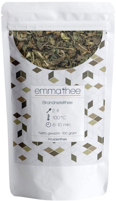 Wit pakje met Emma Thee logo. Bevat brandnetelthee met een patroon van geometrische ruiten in grijs en bruin.