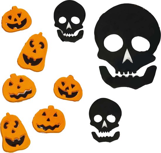 Halloween decoratie: vijf oranje pompoenstickers met lachende gezichten en drie zwarte doodskopstickers.