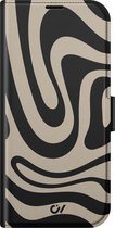 Bookcase hoesje met pasjes - Geschikt voor Apple iPhone 11 - Abstract Black Waves - Zwart - Geometrisch patroon - Kunstleer - Casevibes