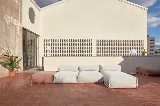 Kave Home - Square poef lichtgrijs en wit met rugleuning voor 100% ...
