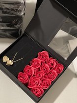 Valentijn Giftbox met Rozen - Valentine - Rozen - Cadeau voor haar - cadeau