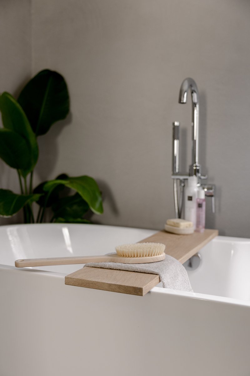 Badplank voor in bad 70 cm - Naturel look - Badplank eiken - Sterk en massief eikenhout - Badrek hout - Natuurlijke uitstraling