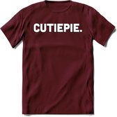 Cutiepie - Valentijn T-Shirt | Grappig Valentijnsdag Cadeautje voor Hem en Haar | Dames - Heren - Unisex | Kleding Cadeau | - Burgundy - S