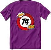 74 Jaar Hoera Verkeersbord T-Shirt | Grappig Verjaardag Cadeau | Dames - Heren | - Paars - XL