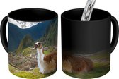 Magische Mok - Foto op Warmte Mok - Alpaca - Machu Picchu - Rots - 350 ML