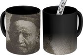Magische Mok - Foto op Warmte Mok - De man met kalotje - Rembrandt van Rijn - 350 ML