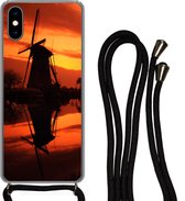 Telefoonhoesje Geschikt voor iPhone X - Molens tijdens zonsondergang - Siliconen - Crossbody - Backcover met Koord - Telefoonhoesje met koord - Hoesje met touw Telefoonhoesje