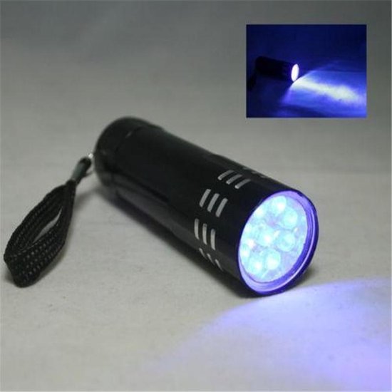 Mini Zaklamp UV-licht met 9 Blacklight LED's - Zwarte uitvoering -  Inclusief batterijen | bol.com