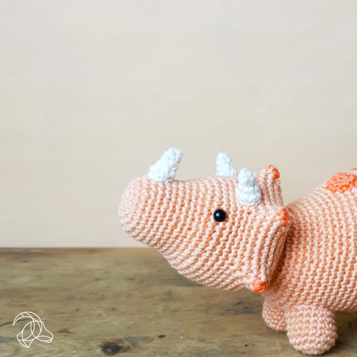 Hardicraft Triceratops Haakpakket - Haken - DIY - Voor Volwassenen - Knuffels - Haakpakketten — afbeelding 3