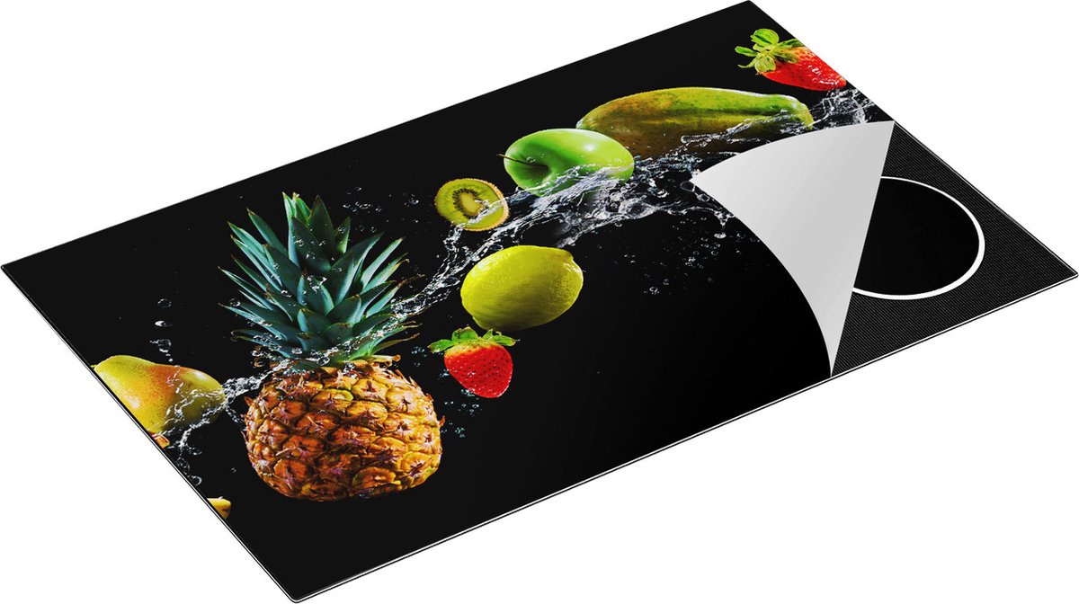 Chefcare Inductie Beschermer Fruit met Water op Zwart Achtergrond - 85x55 cm - Afdekplaat Inductie - Kookplaat Beschermer - Inductie Mat