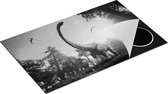 Chefcare Inductie Beschermer Diplodocus Dinosauriër in het Bos - Zwart Wit - 85x52 cm - Afdekplaat Inductie - Kookplaat Beschermer - Inductie Mat