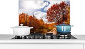 KitchenYeah - Spatscherm - Boom - Herfst - Rood - Lucht - 60x40 cm - Muurbeschermer