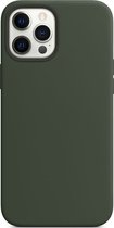Mobigear Hoesje geschikt voor Apple iPhone 12 Siliconen MagSafe Telefoonhoesje | Mobigear Rubber Touch Backcover | Geschikt voor MagSafe | Geschikt voor Draadloos Opladen met Magnetische Ring | MagSafe Case - Groen