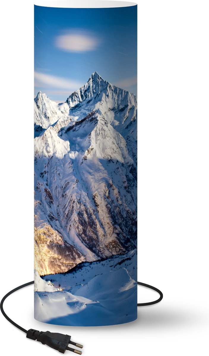 Lamp - Nachtlampje - Tafellamp slaapkamer - Zwitserse Alpen tijdens de winter - 50 cm hoog - Ø15.9 cm - Inclusief LED lamp