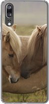 Geschikt voor Huawei P20 hoesje - Paarden - Gras - Bruin - Siliconen Telefoonhoesje