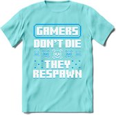 Gamers don't die pixel T-shirt | Blauw | Gaming kleding | Grappig game verjaardag cadeau shirt Heren – Dames – Unisex | - Licht Blauw - L