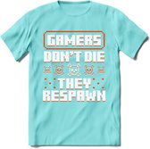 Gamers don't die pixel T-shirt | Oranje | Gaming kleding | Grappig game verjaardag cadeau shirt Heren – Dames – Unisex | - Licht Blauw - S