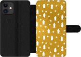 Bookcase Geschikt voor iPhone 12 Pro Max telefoonhoesje - Kerstboom - Sterren - Goud - Met vakjes - Wallet case met magneetsluiting