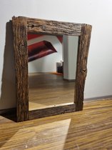 Spiegel met oude eikenhouten lijst 55 cm bij 75 cm