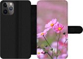 Étui de téléphone Bookcase iPhone 11 Pro Max - Fleurs - Extérieur - Rose - Avec compartiments - Étui portefeuille avec fermeture magnétique