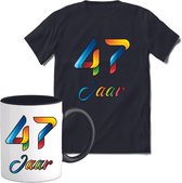 47 Jaar Vrolijke Verjaadag T-shirt met mok giftset Zwart | Verjaardag cadeau pakket set | Grappig feest shirt Heren – Dames – Unisex kleding | Koffie en thee mok | Maat XL