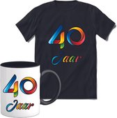 40 Jaar Vrolijke Verjaadag T-shirt met mok giftset Zwart | Verjaardag cadeau pakket set | Grappig feest shirt Heren – Dames – Unisex kleding | Koffie en thee mok | Maat L