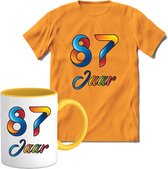 87 Jaar Vrolijke Verjaadag T-shirt met mok giftset Geel | Verjaardag cadeau pakket set | Grappig feest shirt Heren – Dames – Unisex kleding | Koffie en thee mok | Maat 3XL