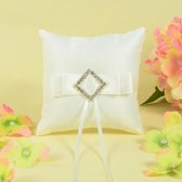 Ringkussen met Strik Fonkelende Diamant - Wit