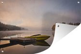 Bateau à moteur jaune est sur la jetée affiche de jardin 180x120 cm - Toile de jardin / Toile d'extérieur / Peintures d'extérieur (décoration de jardin) XXL / Groot format!