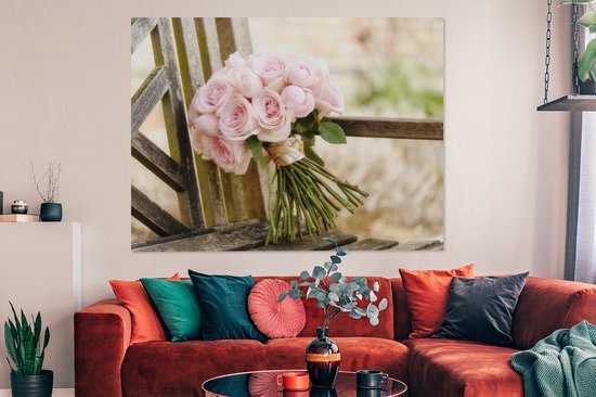 Un bouquet de roses roses sur un banc en bois Toile 160x120 cm - Tirage photo sur Toile (Décoration murale salon / chambre) / Peintures Fleurs sur toile XXL / Groot format!
