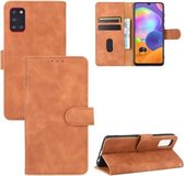 Voor Samsung Galaxy A31 Effen Kleur Huidgevoel Magnetische Gesp Horizontale Flip Kalfsstructuur PU Lederen Case met Houder & Kaartsleuven & Portemonnee (Bruin)