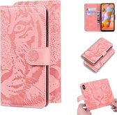 Voor Samsung Galaxy A11 (EU-versie) Tijger reliëfpatroon Horizontale flip lederen tas met houder & kaartsleuven en portemonnee (roze)