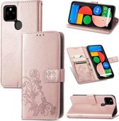 Voor Google Pixel 5A vierbladige gesp reliëf gesp mobiele telefoon bescherming lederen tas met lanyard & kaartsleuf & portemonnee & beugel functie (rose goud)