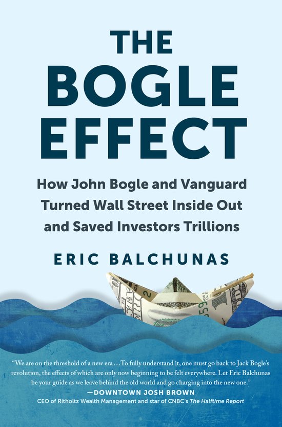 Boek 'The Bogle Effect' met papieren bootje van bankbiljetten op golven.
