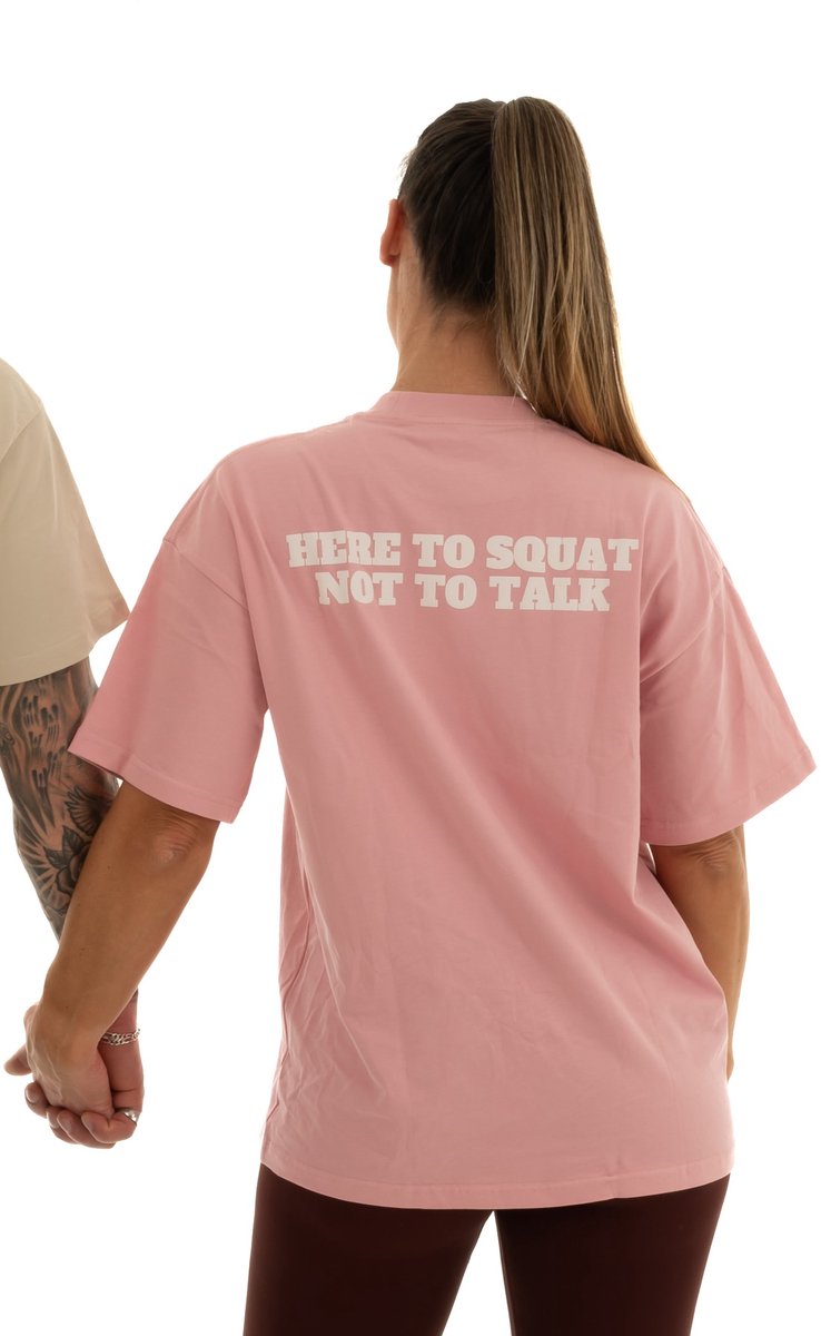 Oversized unisex T-shirt met quote – comfortabel & ademend – geschikt voor gym en casual – bestel 1 maat kleiner voor minder oversized fit – DM Training Inspire Shirt (roze)