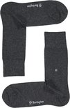 Donkergrijze sokken van Burlington met logo.