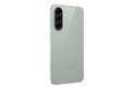 Achterkant van een glanzende, lichtgroene Samsung Galaxy A56 5G met drie camera's.
