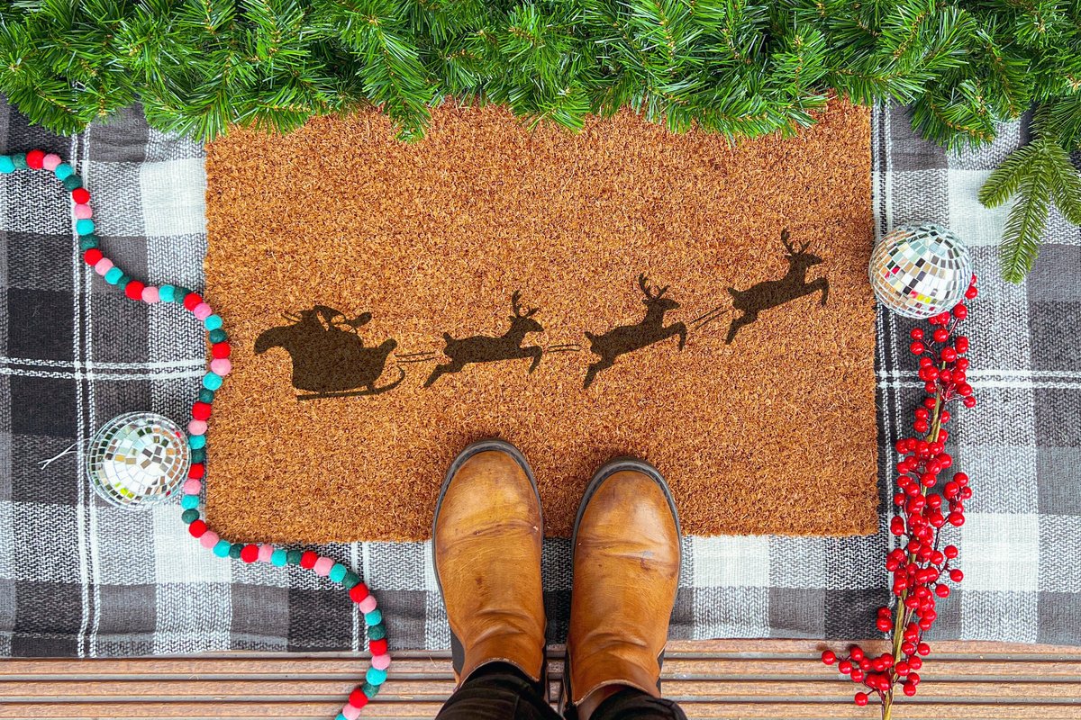 Laser Point Santa Claus | 90x60 cm | Nieuwe huis cadeau | Ingangsmat | Deurmat met stijl | Verhuizing cadeau | Praktisch & trendy | Perfect voor binnenkomst | Cadeau voor nieuwe woning bruin | zwart (gravering 90x60)