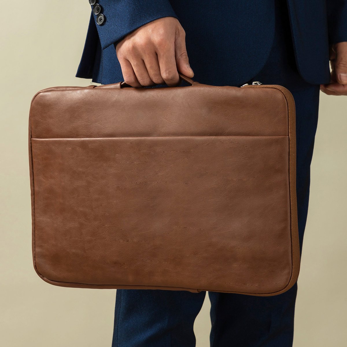 Leren laptopsleeve 13,3 inch bruin spatwaterdicht met schuimhoes, ritssluiting en buitenvak voor MacBook - Afbeelding 3
