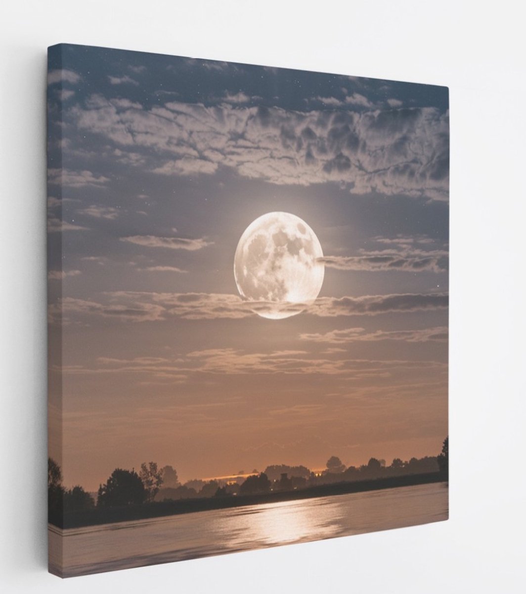 Saammp Canvas Schilderij - Maan boven de stad - Landschap - Natuur - 20x20 - Foto op canvas - Wanddecoratie - Muurdecoratie Woonkamer - Slaapkamer decoratie - Canvas Print Multicolor