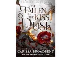Omslag van Crowns of Nyaxia-The Fallen and the Kiss of Dusk