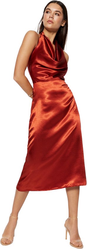 Robe droite à col bénitier et manches standard Trendyol