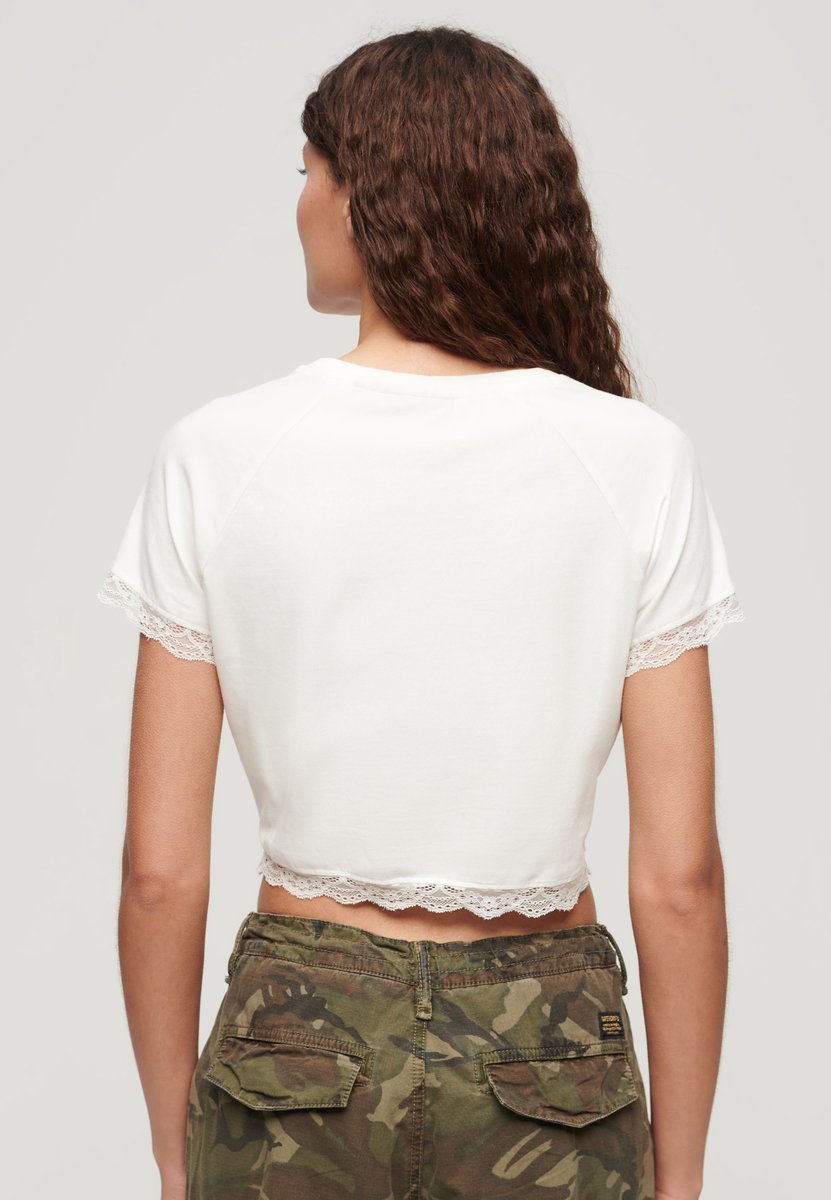 Superdry Jaren 90 T-shirt met kanten rand Dames T-shirts Creme